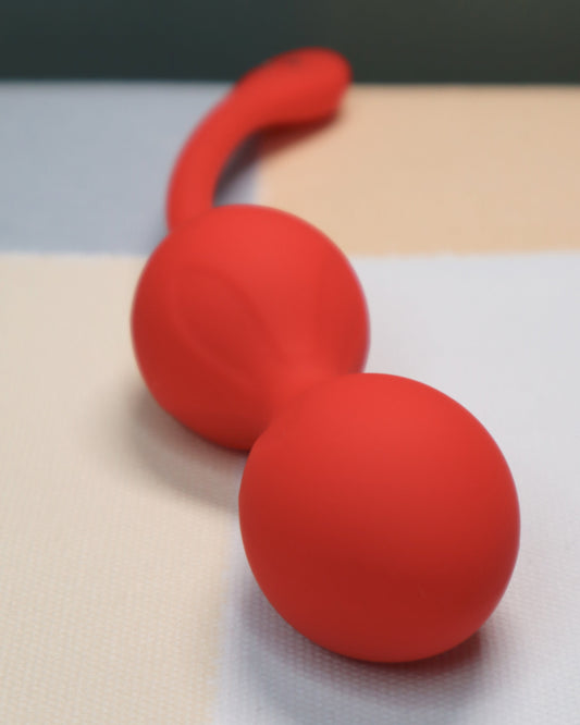App-Controlled Vibrating Kegel Balls – Dual Silicone Pelvic Trainer for Couples