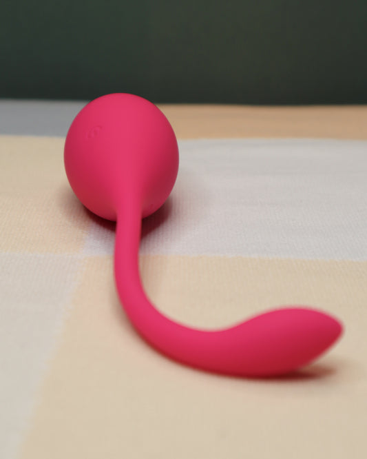 Remote-Controlled Vibrating Egg with Flexible Tail – Wireless Clitoral & Vaginal Stimulator